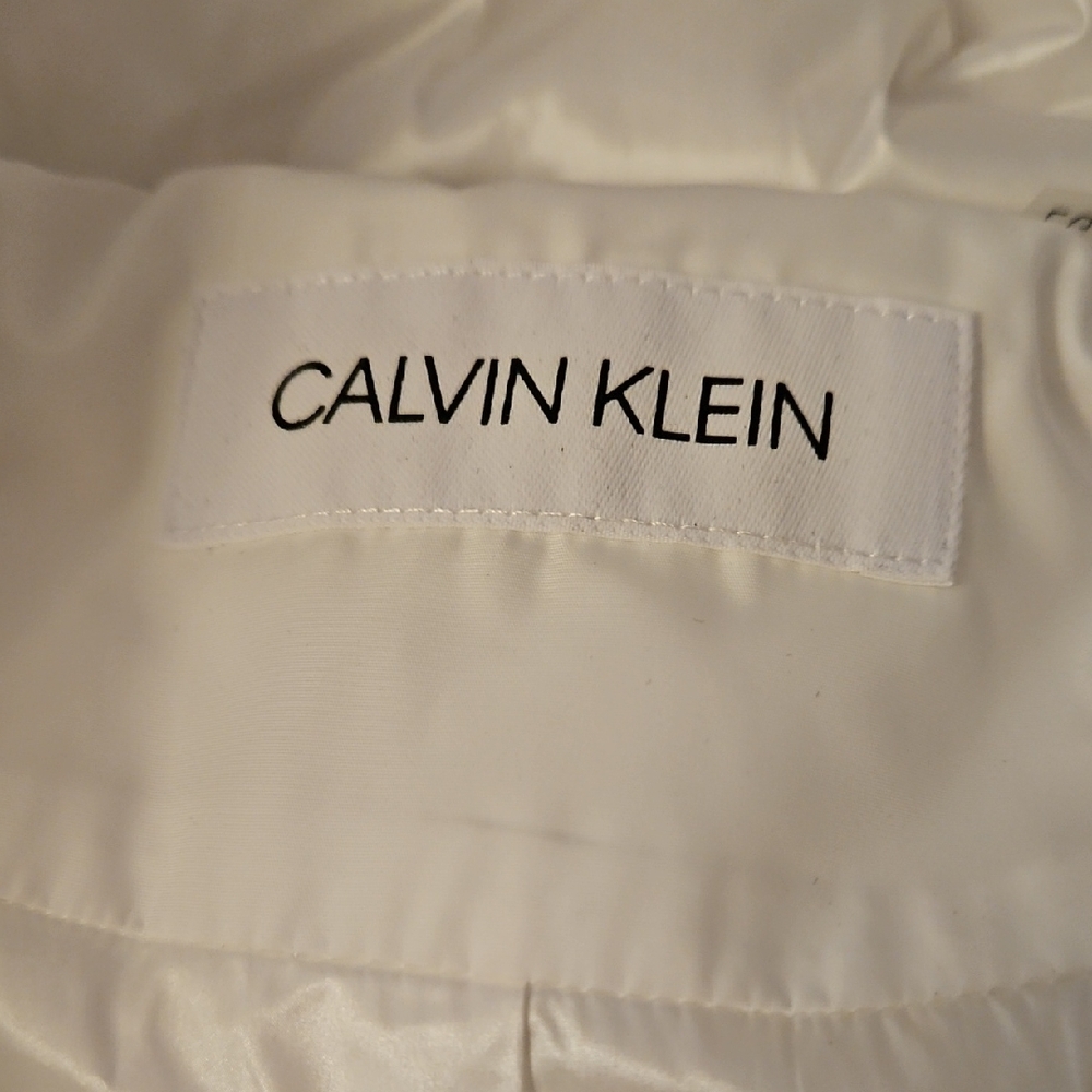Calvin Klein Women's Ivory Puffer Jacket with Faux Fur - Picture 2 of 4